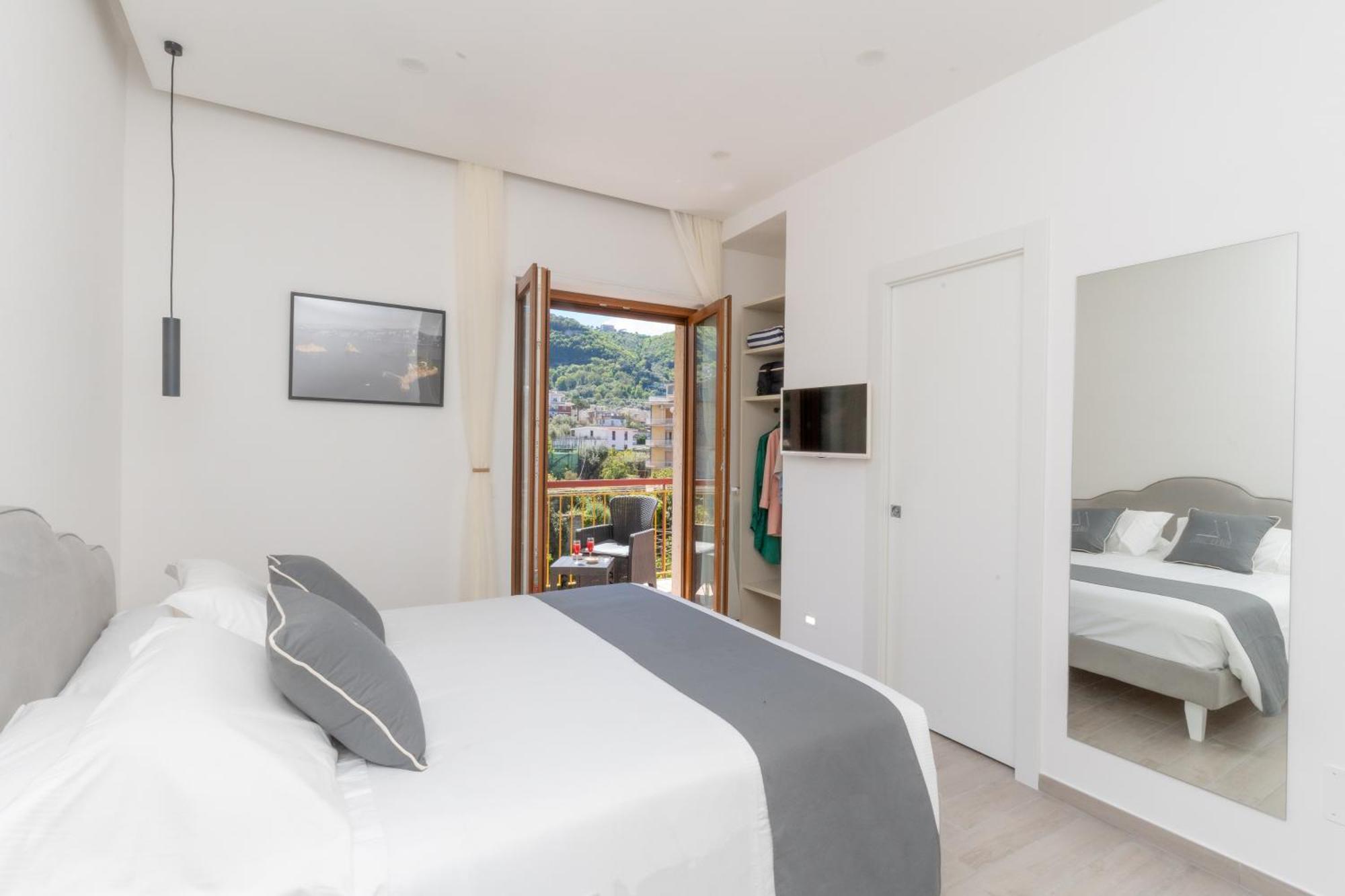 Mifra Suites Sorrento Exterior photo