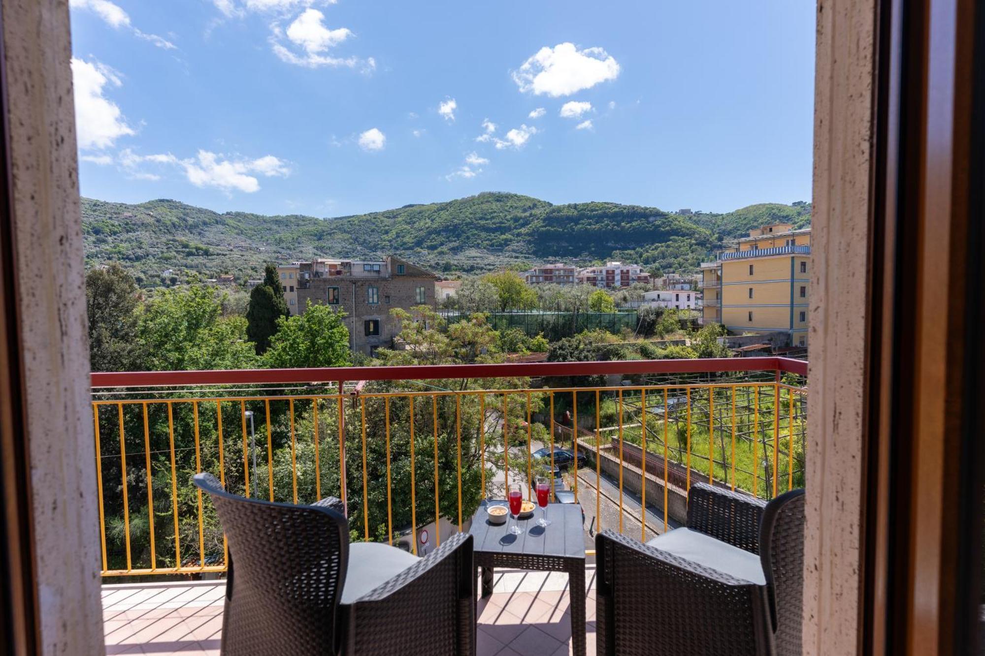 Mifra Suites Sorrento Exterior photo