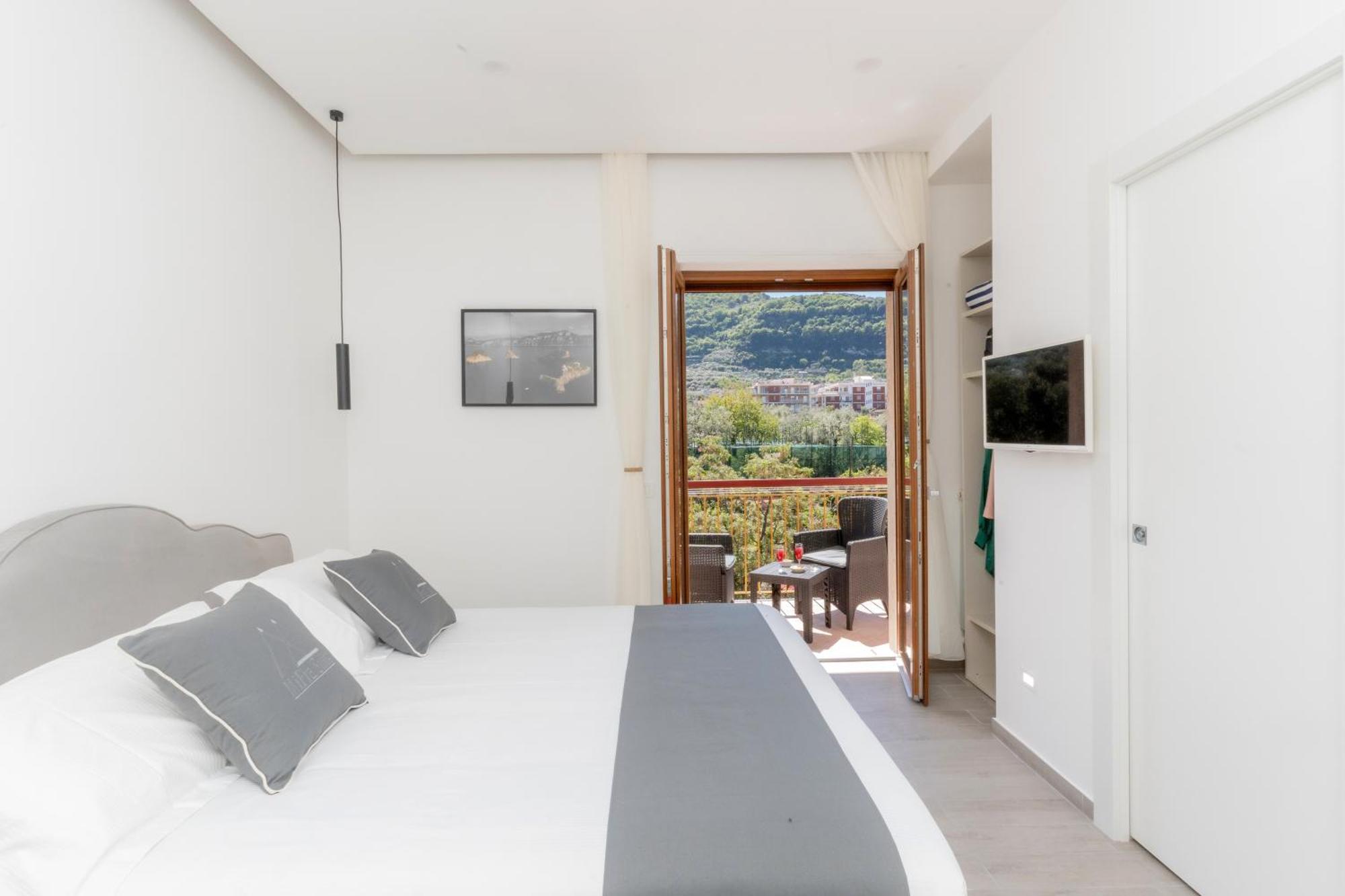 Mifra Suites Sorrento Exterior photo